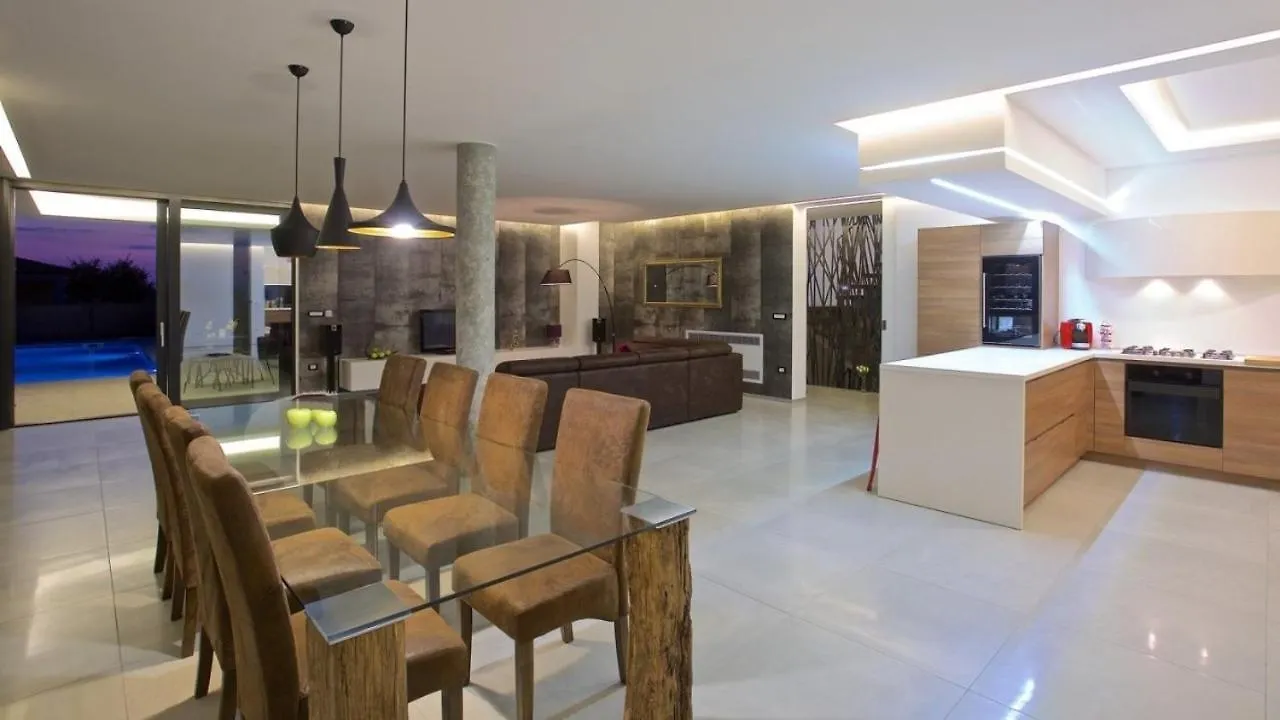 Eco-Friendly Villa Aria With A Pool And A Party Room Višnjan 0*,